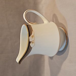 New Noritake Ellington 3691 Creamer Only